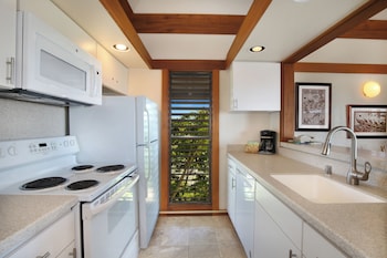 Room, 1 Bedroom, Partial Ocean View (Unit 318 ,1Bath)