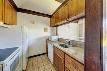 Royal Condo, 1 Bedroom, Garden View