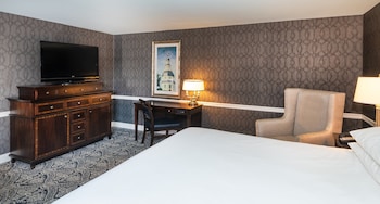 Room, 1 King Bed, Balcony (Governor Calvert)