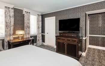Room, 1 King Bed (Robert Johnson)