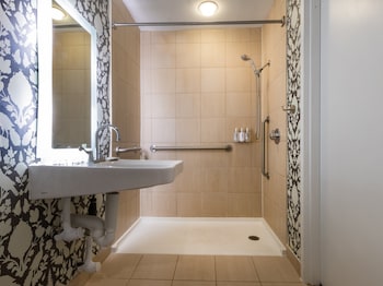 Room, 1 King Bed, Accessible (Governor Calvert)
