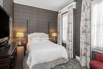 Room, 1 Queen Bed (Robert Johnson)