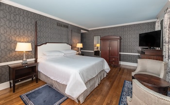 Room, 1 King Bed (Governor Calvert Historic)