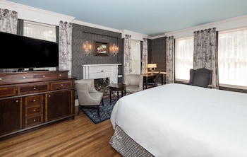 Room, 1 King Bed (Governor Calvert Historic)