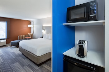 Standard Room, 1 King Bed, Accessible (Communications, Roll In Shower)