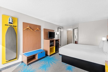 Standard Room, 1 King Bed