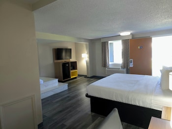Studio Suite, 1 King Bed, Non Smoking