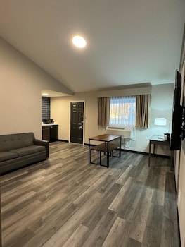Executive Studio Suite, 1 King Bed, Non Smoking (Huron)