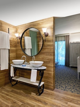 Deluxe Room, 2 Double Beds