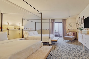 Suite familiar, 2 camas matrimoniales y 1 Individual