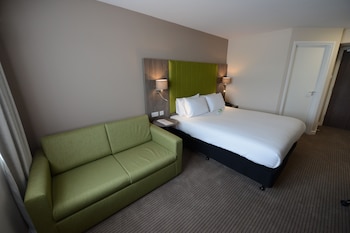 Standard Room, 1 King Bed with Sofa bed (Parade Ring View)