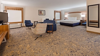 Suite, 1 King Bed, Non Smoking (with Sofabed)