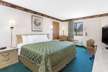 Room, 1 King Bed, Accessible, Non Smoking (Mobility, Tub w/Grab Bars)