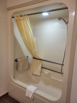 Room, Accessible, Bathtub