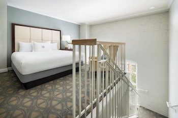 Executive Suite (Loft)