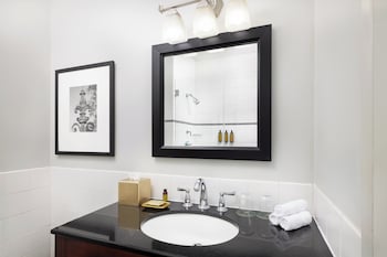 Executive Suite (Loft)