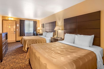 Standard Suite, 2 Queen Beds