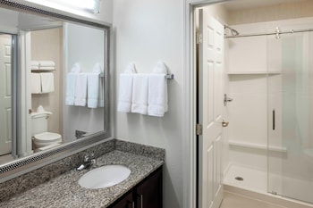 Suite, 1 Bedroom (Mobility/Hearing Accessible, Tub)
