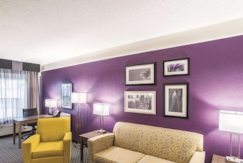 Suite, 1 King Bed, Non Smoking
