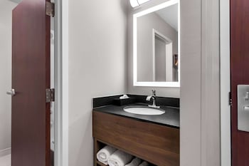 Standard Room, 1 King Bed, Non Smoking, Refrigerator & Microwave