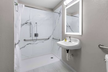 Standard Room, 1 King Bed, Accessible, Refrigerator & Microwave