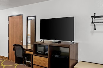 Room, 1 Queen Bed, Accessible, Non Smoking (Mobility)