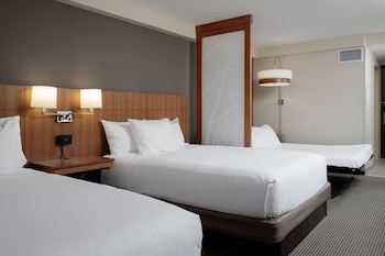 Suite, 2 Queen Beds & Sofa Bed