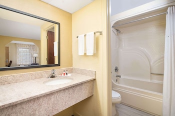 Standard Room, 2 Queen Beds, Smoking