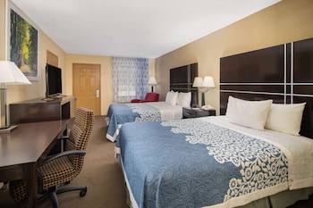 Standard Room, 2 Queen Beds, Smoking