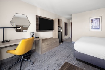 Standard Room, 1 King Bed, Balcony