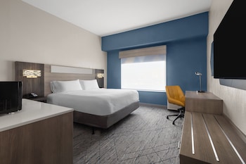 Standard Room, 1 King Bed, Accessible (Comm, Mobil, Accessible Tub)