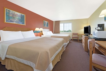 Standard Room, 2 Queen Beds, Non Smoking