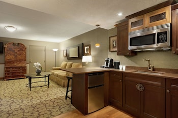 Suite, 1 King Bed, Lower Terrace Level (Mandarin Suite)