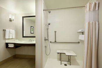 Standard Room, 1 King Bed, Accessible