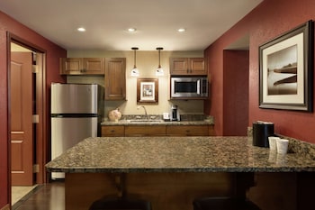 Suite, 1 King Bed, Separate Living Area, Hearing Accessible (Hickory Suite)