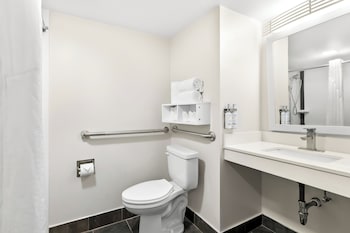 Standard Room, 2 Queen Beds, Accessible (Mobil, Roll Shwr)