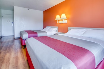 Standard Room, 2 Queen Beds, Non Smoking