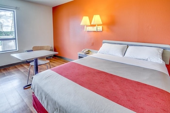 Deluxe Room, 1 Queen Bed, Non Smoking