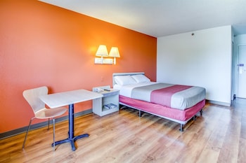 Deluxe Room, 1 Queen Bed, Non Smoking