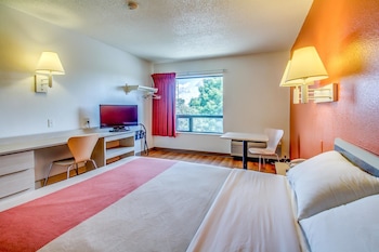 Deluxe Room, 1 Queen Bed, Non Smoking