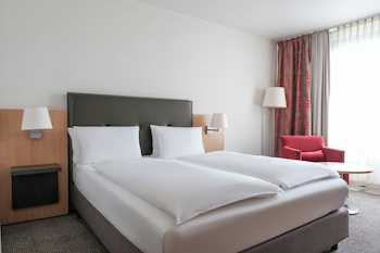 Standard Room, 1 Queen Bed