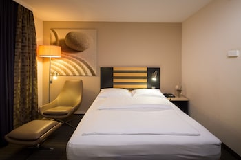 Deluxe Room, 1 King Bed