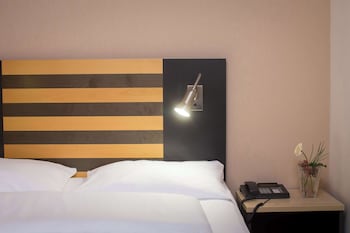 Deluxe Room, 1 King Bed