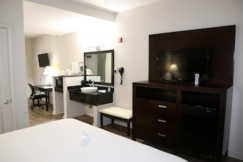Suite, 1 King Bed, Non Smoking (Mini)