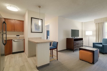 Suite, 2 Double Beds, Accessible, Pool View