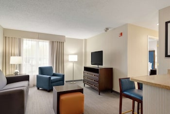 Suite, 1 King Bed, Accessible (Hearing)