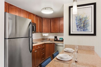 Suite, 1 King Bed, Accessible (Hearing)