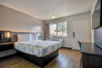 Standard Room, 1 Queen Bed, Non Smoking