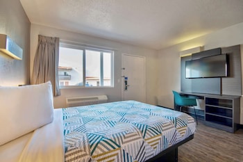 Standard Room, 1 Queen Bed, Non Smoking