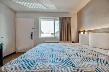 Standard Room, 1 King Bed, Smoking